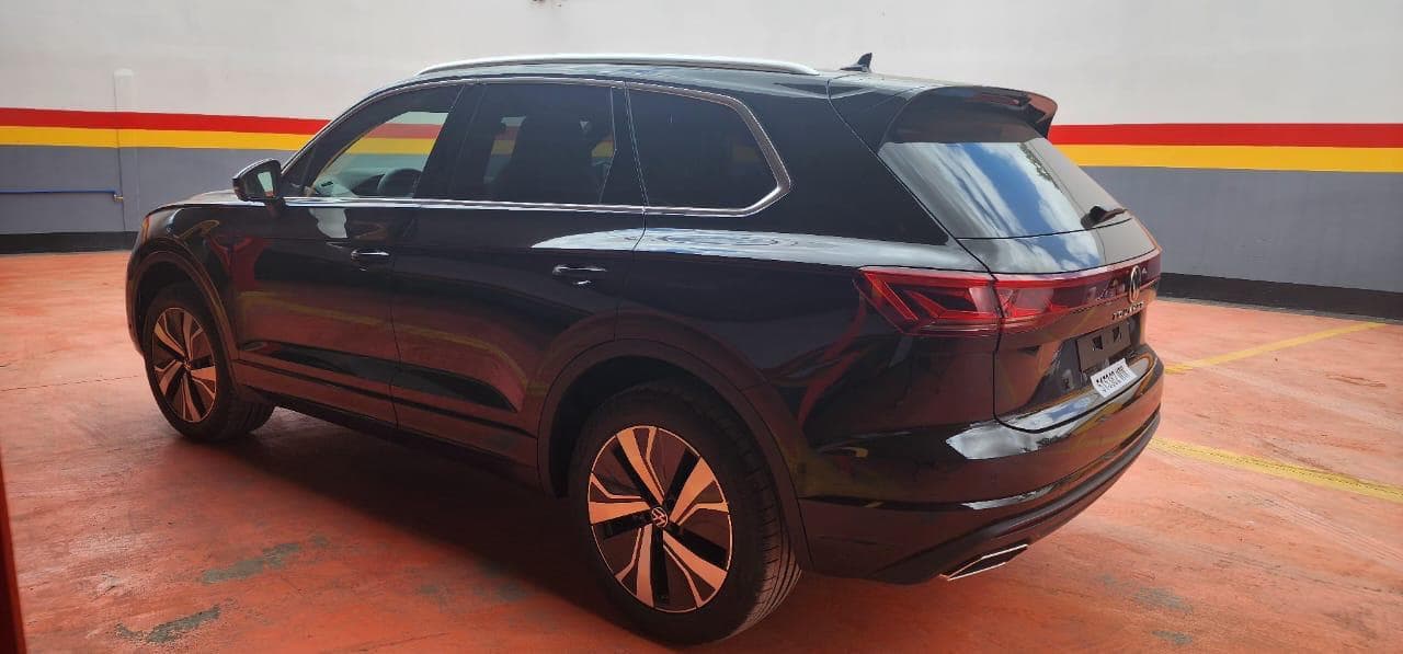 Volkswagen Touareg - photo 2