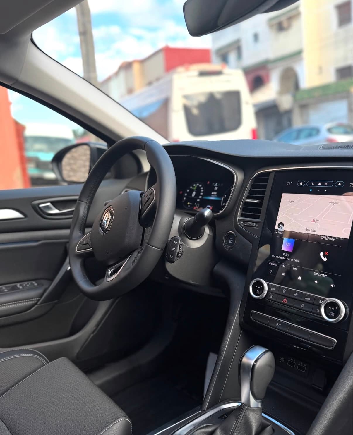 RENAULT Mégane - photo 2